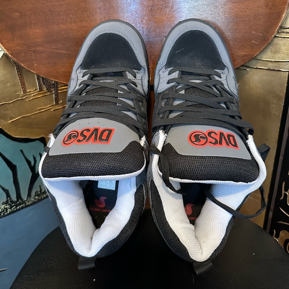 DVS Skateboard Sneakers - Picture 4 of 5